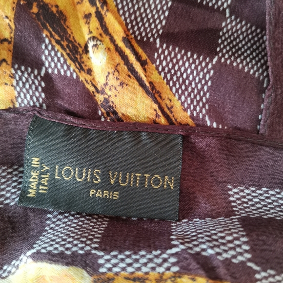 Louis Vuitton Damier Ebene Time Trunk Limited Édition silk Scarf - Picture 4 of 4